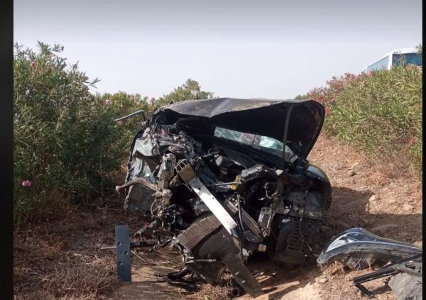 حادثة سير مروعة بالطريق السيار تتسبب في وفاة محام ومرافق له